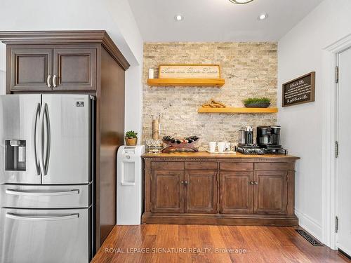 10 Forest Ridge Cres, Halton Hills, ON - Indoor Photo Showing Kitchen