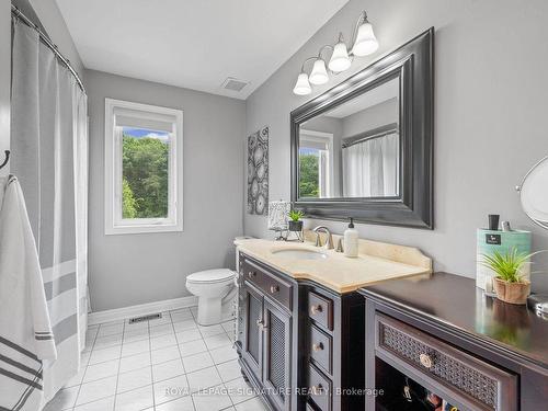 10 Forest Ridge Cres, Halton Hills, ON - Indoor Photo Showing Bathroom