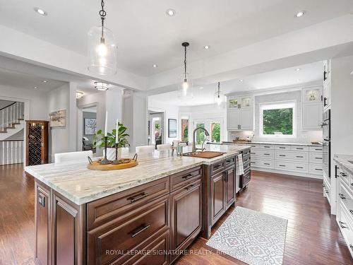 10 Forest Ridge Cres, Halton Hills, ON - Indoor Photo Showing Kitchen With Upgraded Kitchen