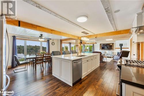 Kitchen - 288 King'S Farm Road, Port Severn, ON - Indoor