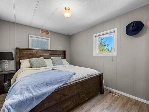 2505 Kinvig Street, Merritt, BC - Indoor Photo Showing Bathroom