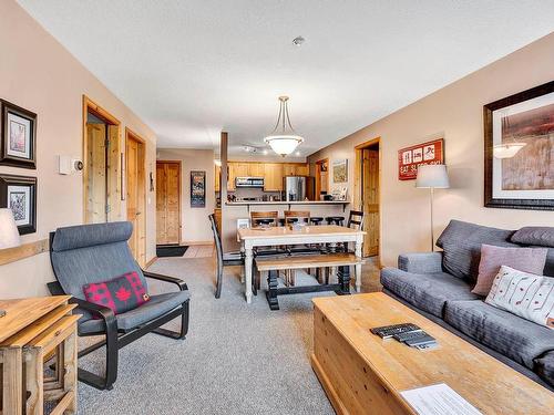 31-6005 Valley Drive, Sun Peaks, BC - Indoor Photo Showing Living Room With Fireplace