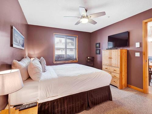 31-6005 Valley Drive, Sun Peaks, BC - Indoor Photo Showing Bedroom