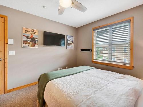 31-6005 Valley Drive, Sun Peaks, BC - Indoor Photo Showing Bedroom