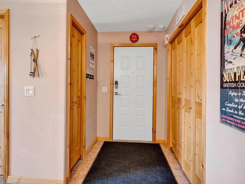 31-6005 Valley Drive, Sun Peaks, BC - Indoor Photo Showing Other Room
