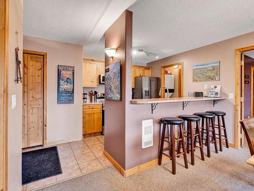 31-6005 Valley Drive, Sun Peaks, BC - Indoor Photo Showing Other Room
