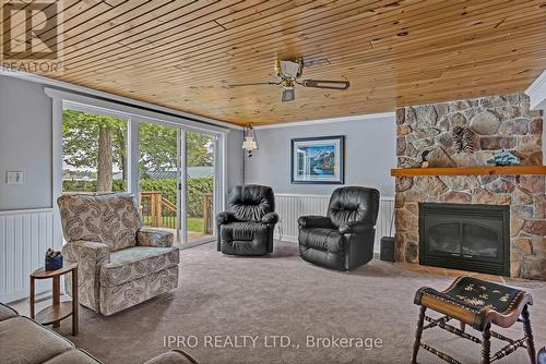111 Crescent Drive, Kawartha Lakes, ON - Indoor Photo Showing Living Room With Fireplace