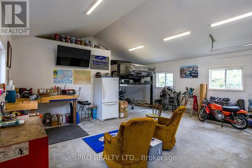 111 Crescent Drive, Kawartha Lakes, ON - Indoor Photo Showing Garage