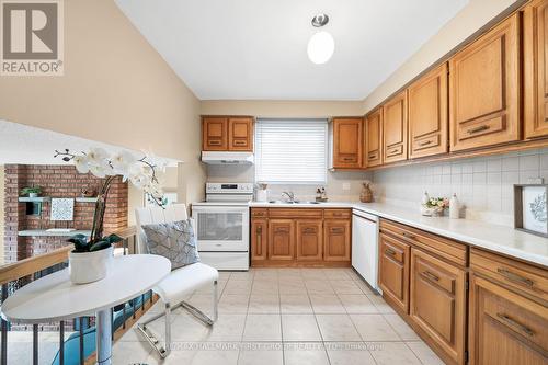 439 Grange Court, Oshawa, ON - Indoor Photo Showing Kitchen With Double Sink