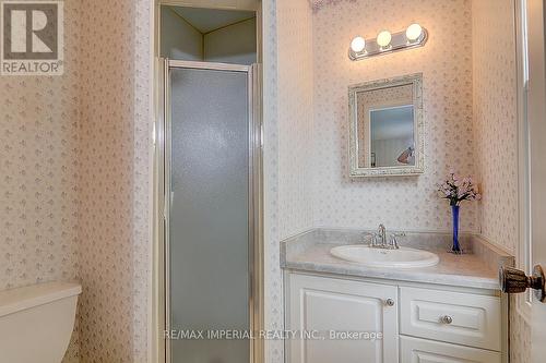33 Longbow Square, Toronto, ON - Indoor Photo Showing Bathroom