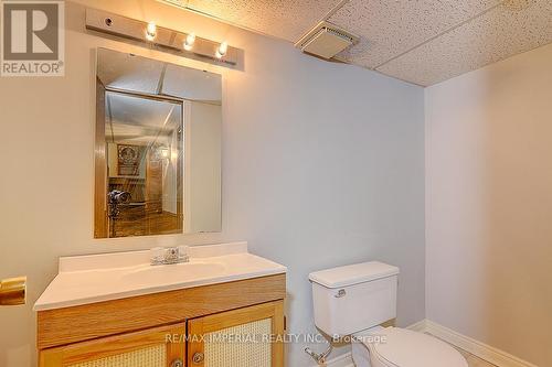 33 Longbow Square, Toronto, ON - Indoor Photo Showing Bathroom