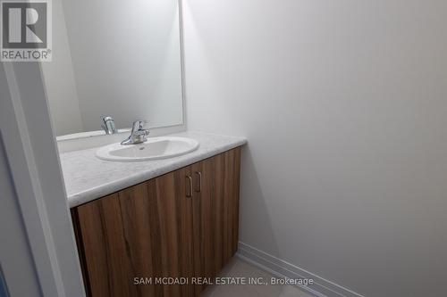 90 Salina Street, Mississauga, ON - Indoor Photo Showing Bathroom