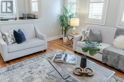 32 Radial Street, Brampton, ON - Indoor Photo Showing Living Room