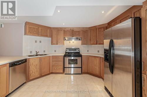 32 Radial Street, Brampton, ON - Indoor Photo Showing Kitchen With Double Sink