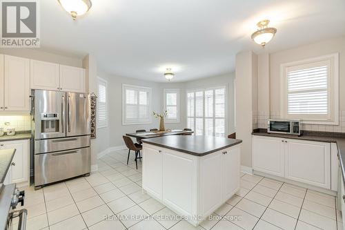 32 Radial Street, Brampton, ON - Indoor Photo Showing Kitchen