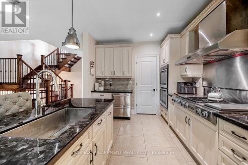 923 Beechwood Avenue, Mississauga, ON - Indoor Photo Showing Kitchen With Upgraded Kitchen