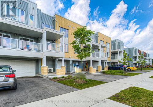 17 Valencia Drive E, Kitchener, ON - Outdoor With Balcony With Facade