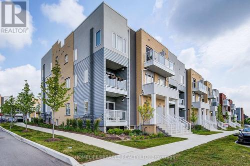 122 Seabrook Drive S, Kitchener, ON - Outdoor With Balcony With Facade