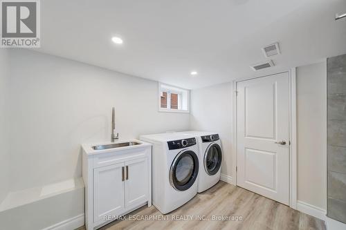 55 East 13Th Street, Hamilton, ON - Indoor Photo Showing Laundry Room