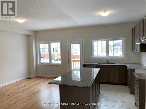 4206 Cherry Heights Boulevard, Lincoln, ON - Indoor Photo Showing Kitchen With Double Sink