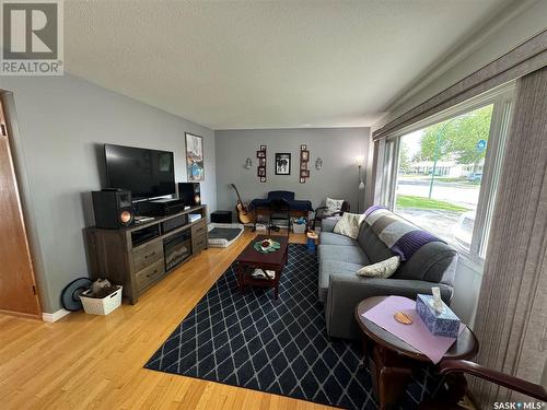 2138 37Th Street W, Saskatoon, SK - Indoor Photo Showing Living Room