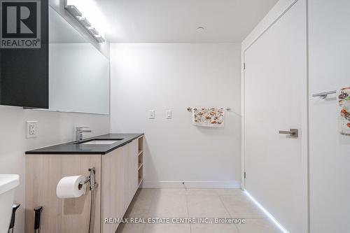 647 - 31 Tippett Road, Toronto, ON - Indoor