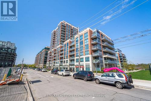 647 - 31 Tippett Road, Toronto, ON - Outdoor With Facade