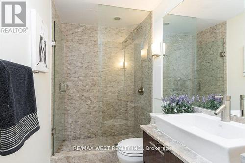 1308 - 8 Mercer Street, Toronto, ON - Indoor Photo Showing Bathroom