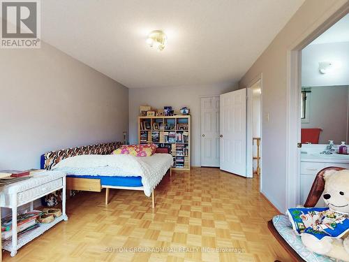 28 Gatcombe Circle, Richmond Hill, ON - Indoor Photo Showing Bedroom