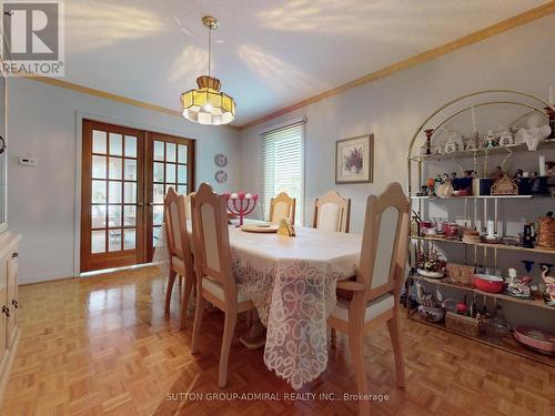 28 Gatcombe Circle, Richmond Hill, ON - Indoor Photo Showing Dining Room