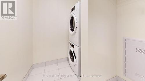 506 - 3237 Bayview Avenue, Toronto, ON - Indoor Photo Showing Laundry Room