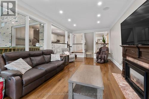 206 Corner Ridge Road, Aurora (Aurora Highlands), ON - Indoor Photo Showing Living Room With Fireplace