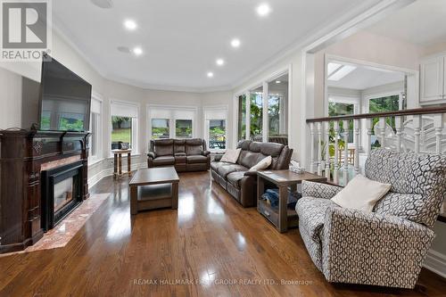 206 Corner Ridge Road, Aurora (Aurora Highlands), ON - Indoor Photo Showing Living Room With Fireplace