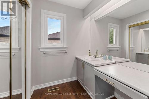 206 Corner Ridge Road, Aurora (Aurora Highlands), ON - Indoor Photo Showing Bathroom