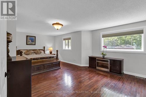 23 Grants Way, Barrie, ON - Indoor Photo Showing Bedroom