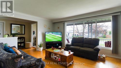 4115 Wilcox Road, Mississauga, ON - Indoor Photo Showing Living Room