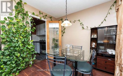 275 - 2095 Roche Court, Mississauga, ON - Indoor Photo Showing Dining Room