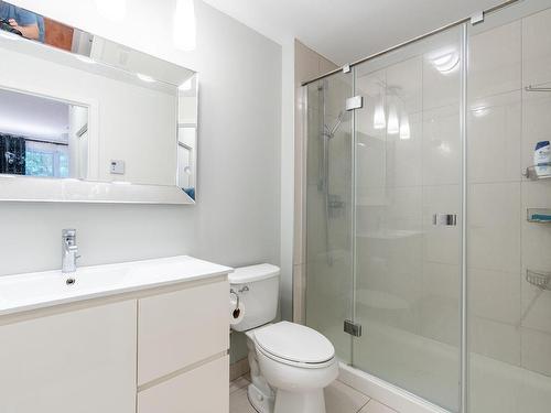 Salle de bains - 212-2285 Av. Ekers, Mont-Royal, QC - Indoor Photo Showing Bathroom