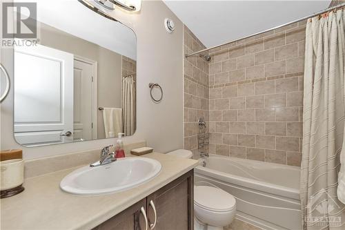 130 Tandalee Crescent, Ottawa, ON - Indoor Photo Showing Bathroom