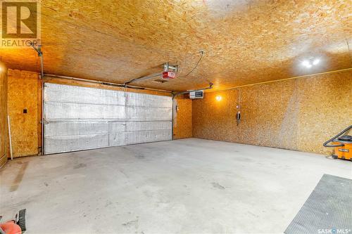 70 Lindsay Drive, Saskatoon, SK - Indoor Photo Showing Garage