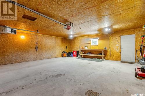 70 Lindsay Drive, Saskatoon, SK - Indoor Photo Showing Garage