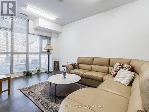 119 - 35 Bastion Street, Toronto, ON - Indoor Photo Showing Living Room