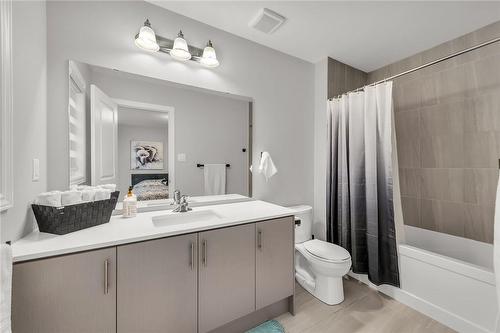 187 Wilson Street W|Unit #32, Ancaster, ON - Indoor Photo Showing Bathroom