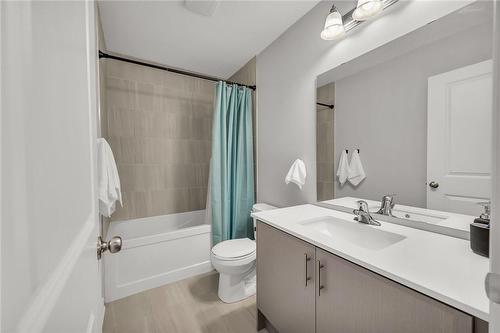 187 Wilson Street W|Unit #32, Ancaster, ON - Indoor Photo Showing Bathroom