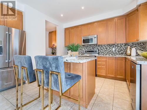 61 Lola Crescent, Brampton, ON - Indoor Photo Showing Kitchen