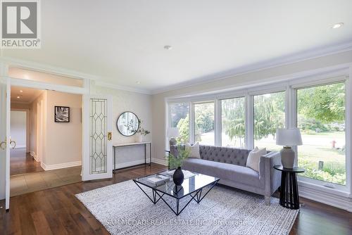 1130 Falgarwood Drive, Oakville, ON - Indoor Photo Showing Living Room