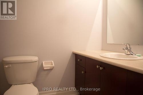 8 - 885 Lakeshore Road E, Mississauga, ON - Indoor Photo Showing Bathroom