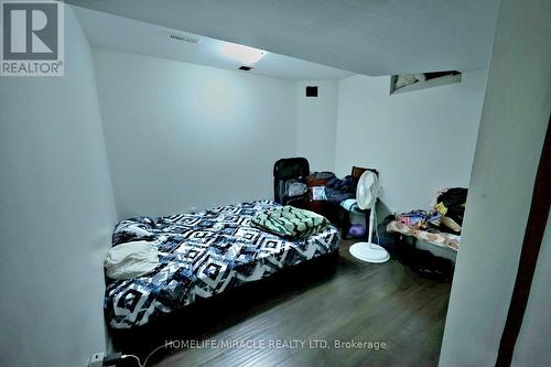 31 Daleridge Crescent S, Brampton, ON - Indoor Photo Showing Bedroom