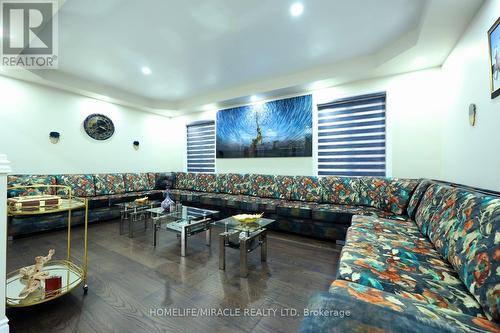 31 Daleridge Crescent S, Brampton, ON - Indoor Photo Showing Living Room