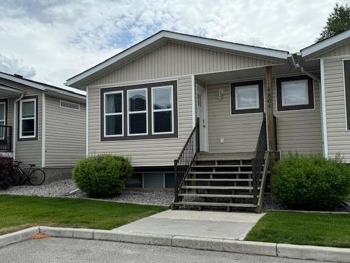 4864 Emerald Avenue, Canal Flats, BC - Outdoor With Facade